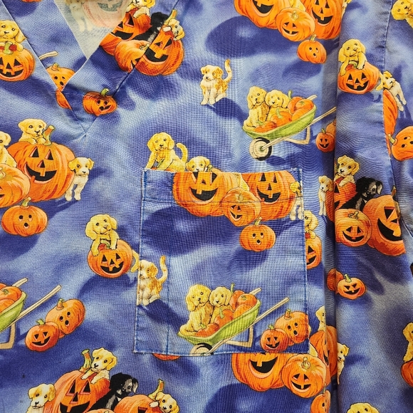 Adorable Uniform City Halloween scrub top! Pumpkins and puppies, so festive! - Picture 5 of 9